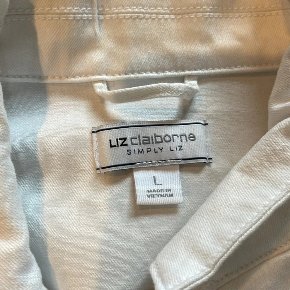 White jean jacket - Picture 2 of 4